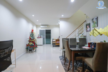 *****ทาวน์เฮ้าส์มือสอง ม. วิลเลตไลท์ ราชพฤกษ์-ปิ่นเกล้า เนื้อที่ 16.80 ตร.ว. ฟังก์ชัน 3 ห้องนอน 2 ห้องน้ำ บ้านสวยพร้อมเข้าอยู่ ทำเลดี  เดินทางสะดวก เชื่อมต่อถ.กาญจนาภิเษก, ถ.ราชพฤกษ์, ถ.นครอินทร์, ซอยสวนผัก ใกล้ทางด่วน "ศรีรัช" และรถไฟฟ้า "สถานีตลิ่งชัน"